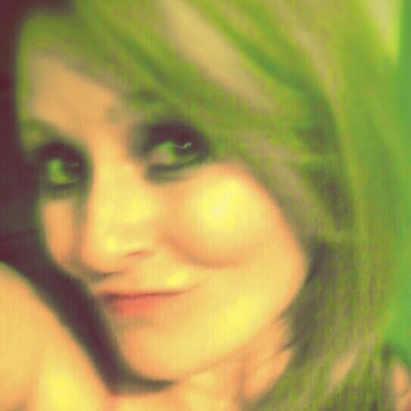 Meet your Posher, Mandy - Picture 1 of 1